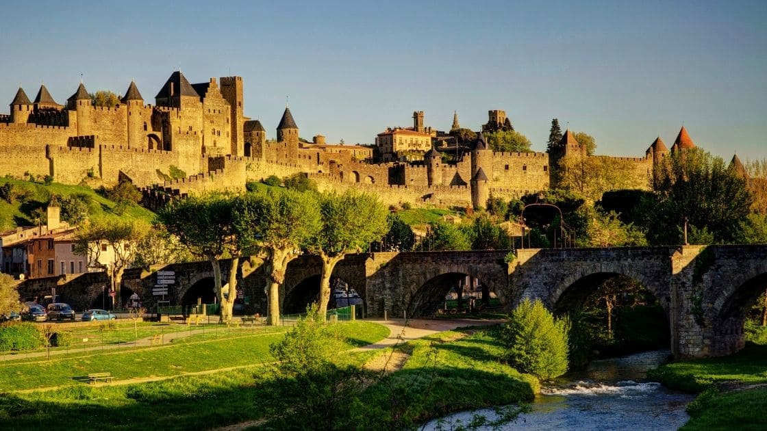 que ver cerca de carcassonne