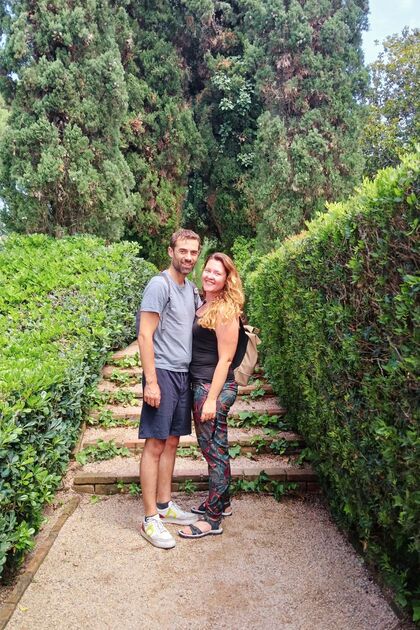 barcelona - los jardines de santa clotilde lloret de mar - pareja en la naturaleza
