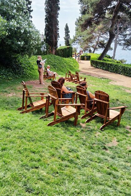 barcelona - los jardines de santa clotilde lloret de mar - personas descansando en la naturaleza